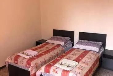 ペンション Adilet Fatima Guest House