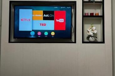 住宿加早餐  Netflix And Unli Wifi!!! The Elchies Room At Tagaytay Prime Residence