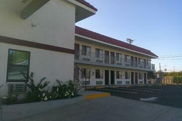 בית מלון כפרי Red Roof Inn Carson   Wilmington, Ca