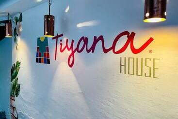 Bed and Breakfast Tiyana House