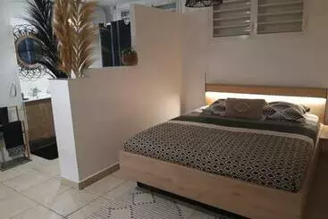 تختخواب و صبحانه La Romarine Chambre Pampa