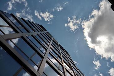 هتل آپارتمان Neu Residences Smart Stay