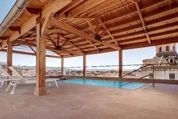 هتل آپارتمان Sercotel Granada Suites