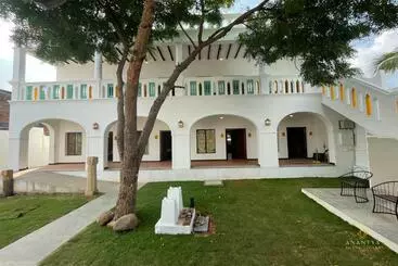 Hotelli Anantya In The Village