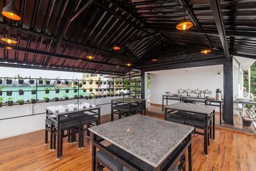 ホテル Treebo Sans Sarav Kushalnagar