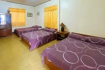 Reddoorz Hostel @ Molino Beach Resort