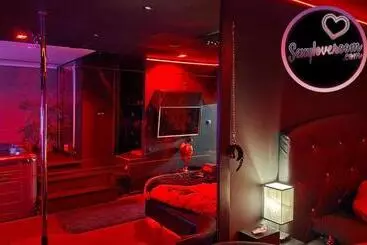 Bed and Breakfast Loveroom Sexyloveroom