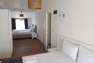 Londi̇a Otel