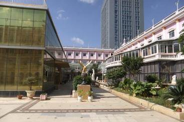 Отель Royal Garden