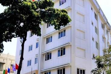 Fabhotel Prime Stalin Pleasant Park Nr Mgr Memorial & Anna Memorial