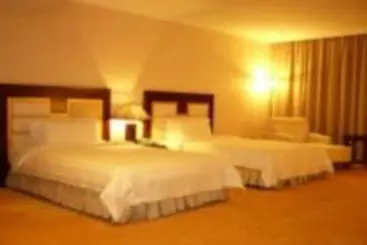 Отель Trades International