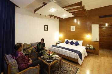 Manuallaya The Resort & Spa