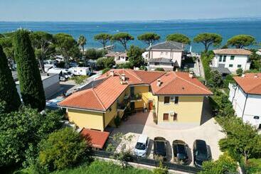 هتل آپارتمان Haus Romagnoli Residence