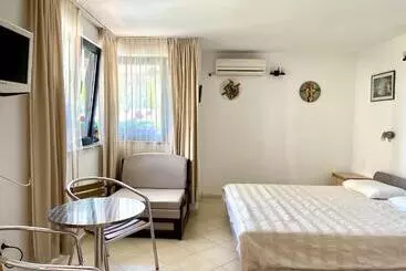 پانسیون Guest House Daris