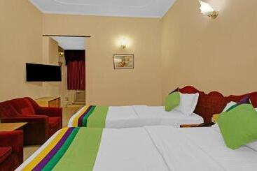 ペンション Treebo Mira Inn