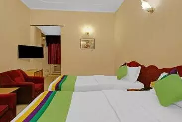 Pension Treebo Mira Inn