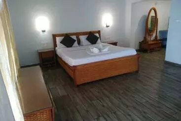 Vraksh Resort