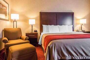 Отель Comfort Inn Pocono Lakes Region
