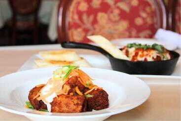 Otel Monte Carlo Inn & Suites Downtown Markham