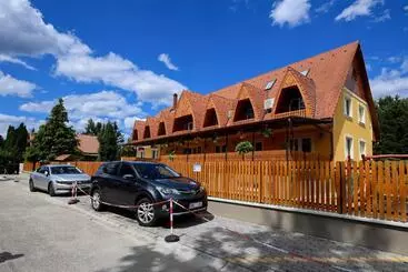 アパートホテル Rajna Villabridge&spa