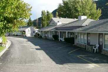 Trail Motel & Rv Park