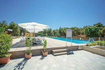 هتل Exclusive Pool View Room With Breakfast Included