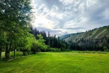 Kır Evi Southfork Lodge Cabin 3