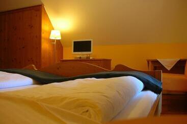 بنسيون Gasthof Stegweber