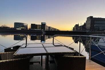 호텔 Hausboot Lore