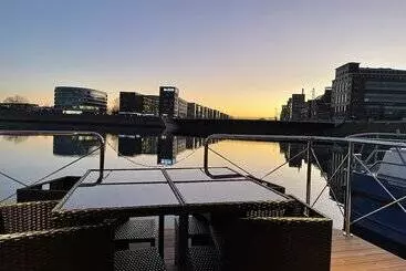 Hotelli Hausboot Lore