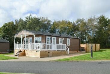 Hotel Remarkable 2bed Lodge In Morpeth With Hot Tub