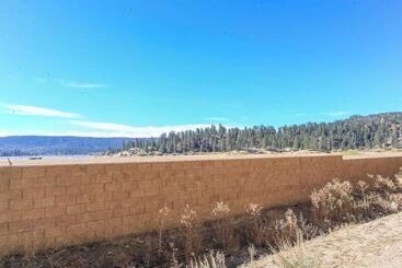 茅舍 Fawnskin Lakeside Cabin