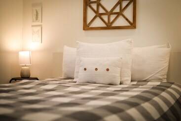 茅舍 Amachen Cabin   Pet & Family Friendly   Woof Woof!