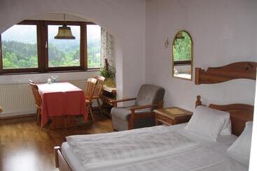 Otel Backer Ferdl Panzio