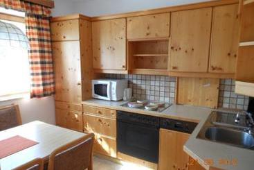 膳宿费 Gästehaus Hörbiger