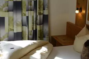 Pensió Haus Vroni - Gästehaus Gugger