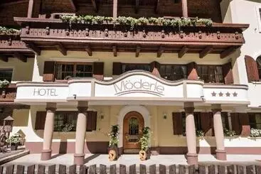 ホテル Möderle