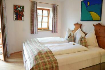 بنسيون Seewirt Zauner   Contactless Check In