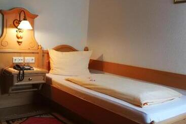 Pensão Wasserstelz Historisches Genusshotel & Restaurant Am Rhein