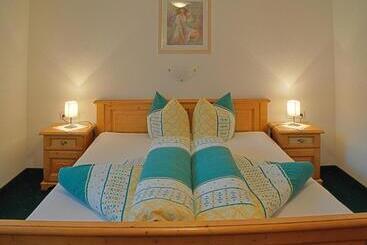 ペンション Gästehaus Resi