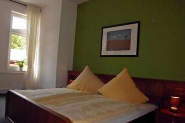 ホテル Garni Am Thüringer Kloßtheater