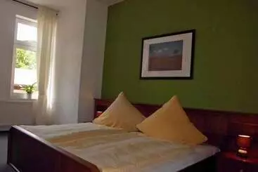 Otel Garni Am Thüringer Kloßtheater