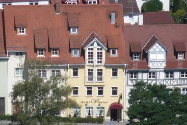 ホテル Garni Wiestor