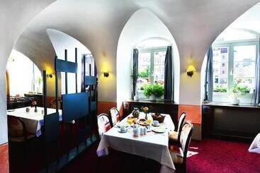 ホテル Goldener Adler