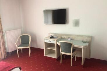 Отель Haus Am Park