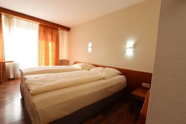 ホテル Kemnater Hof Apartments