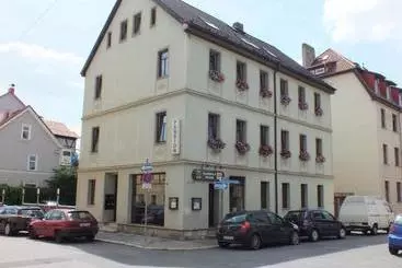 تختخواب و صبحانه Pension Hinz & Kunz