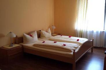 Hotel Ferienwohnungen Lohwies