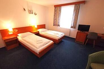 A8 Hotel Im Darchinger Hof, Bed & Breakfast