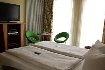 هتل Garni Elegant